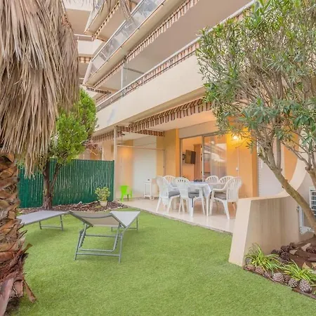 Beau 46m2, Piscine, Proche Centre Et Du Port De